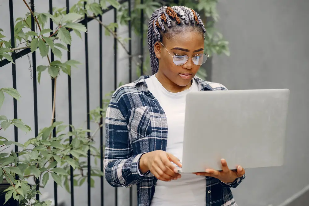 Black student learning course online